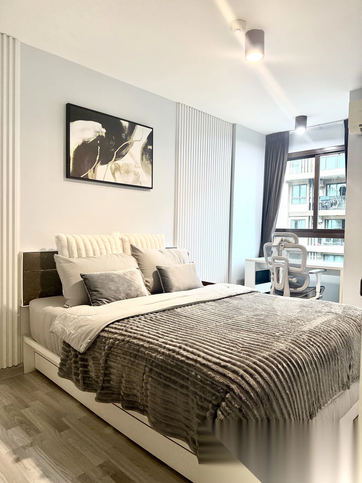 Апартаменты 1BR в ЖК ZCAPE III · Вичит · Вид на бассейн — фото 9