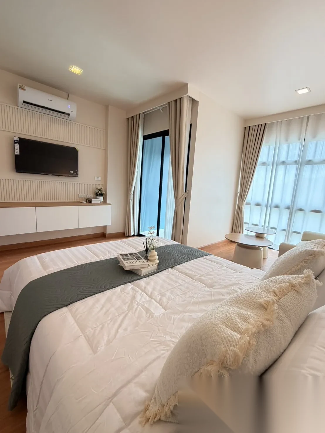 1 Bedroom Apartment for rent at The Nice Condotel complex · Choeng Thale · Pool View — photo 2