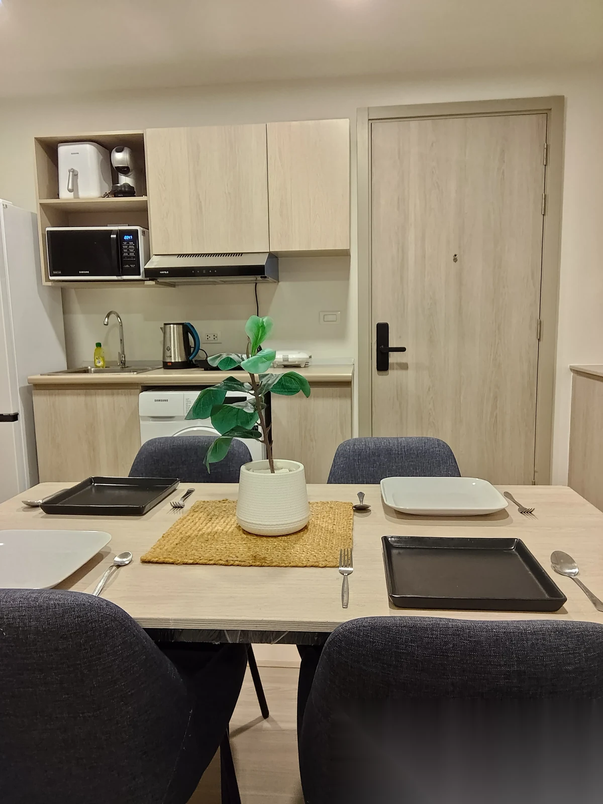 Апартаменты 2BR в ЖК Dcondo Reef Phuket · Кату · Вид на бассейн — фото 18