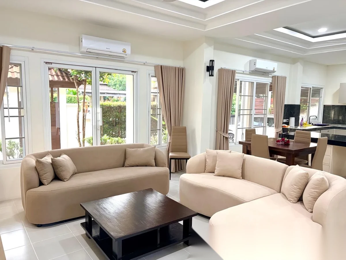 4 Bedroom Villa for rent at In the heart of Rawai - 4 Bedrooms plus 2 stories annex complex · Chalong · Garden View — photo 2
