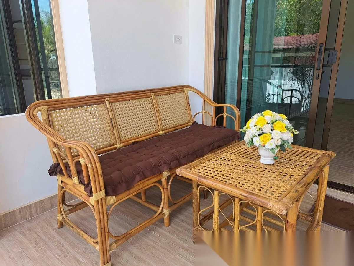Дом 2BR в комплексе Brand-New Pet-Friendly 2BR Home Near Phuket Airport · Саку · Вид в сад — фото 3