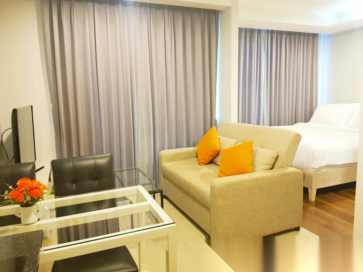 Апартаменты 1BR в ЖК 6th Avenue Surin · Чернг Тале / Bang Tao · Выход к бассейну — фото 28