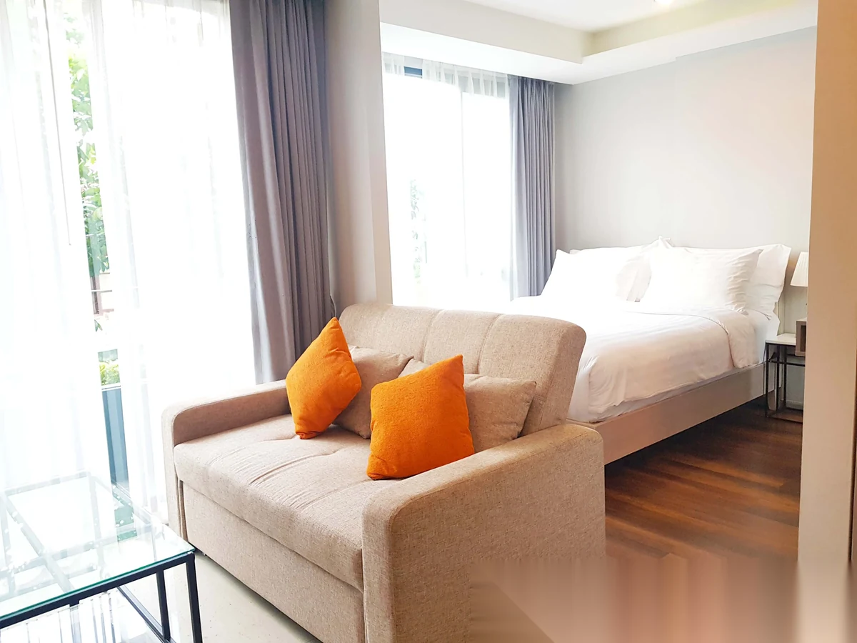 Апартаменты 1BR в ЖК 6th Avenue Surin · Чернг Тале / Bang Tao · Выход к бассейну — фото 36