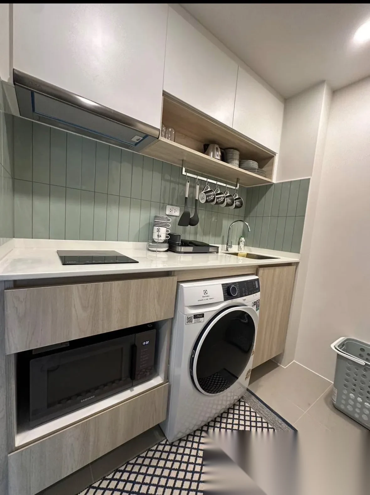 Апартаменты 2BR в ЖК Phyll Phuket by Central Pattana · Вичит · Вид на бассейн — фото 3