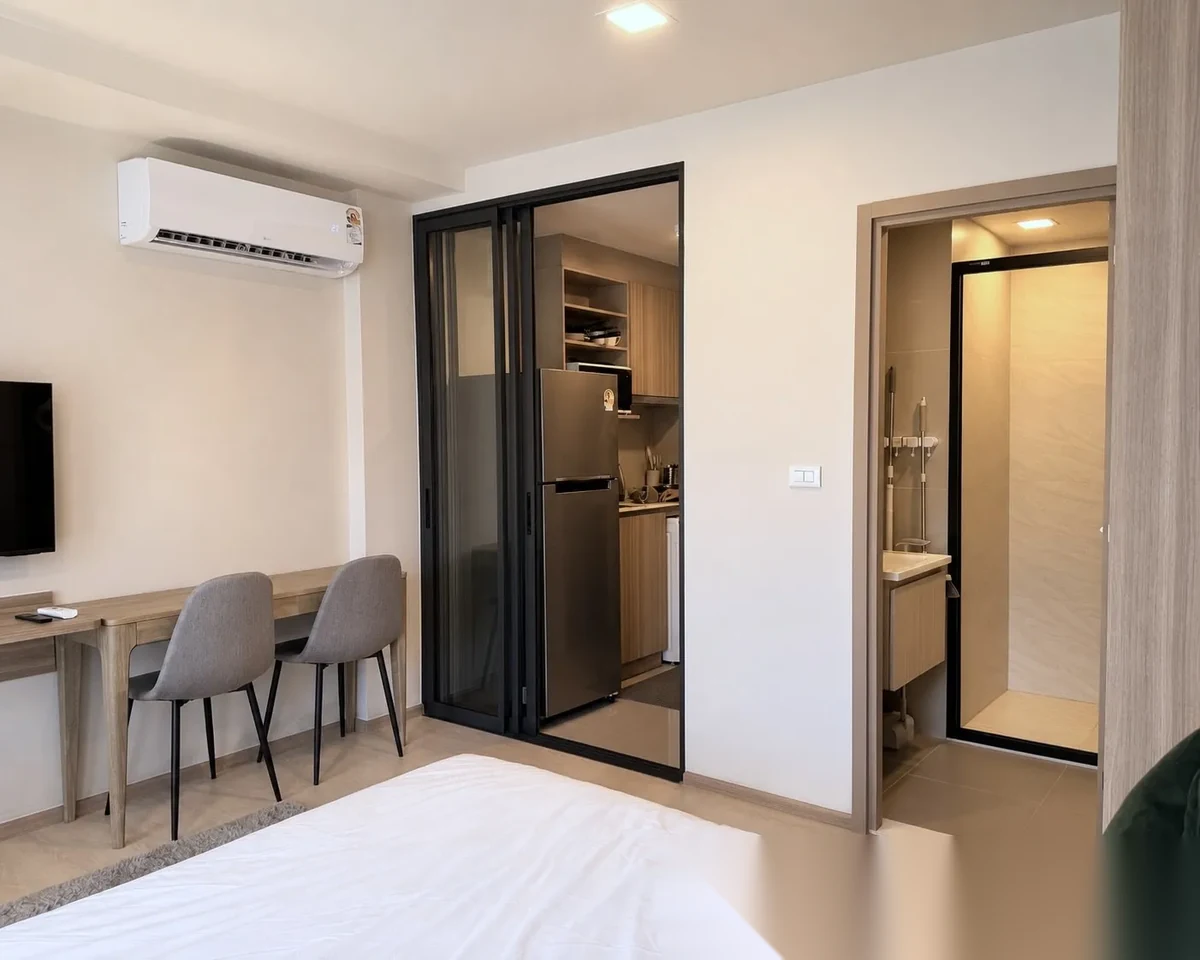 Studio Apartment for rent at The Base Rise complex · Wichit · Pool View — превью PDF