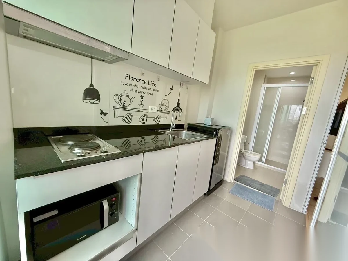 Апартаменты 1BR в ЖК The Base Uptown · Пхукет-таун · Выход к бассейну — фото 9