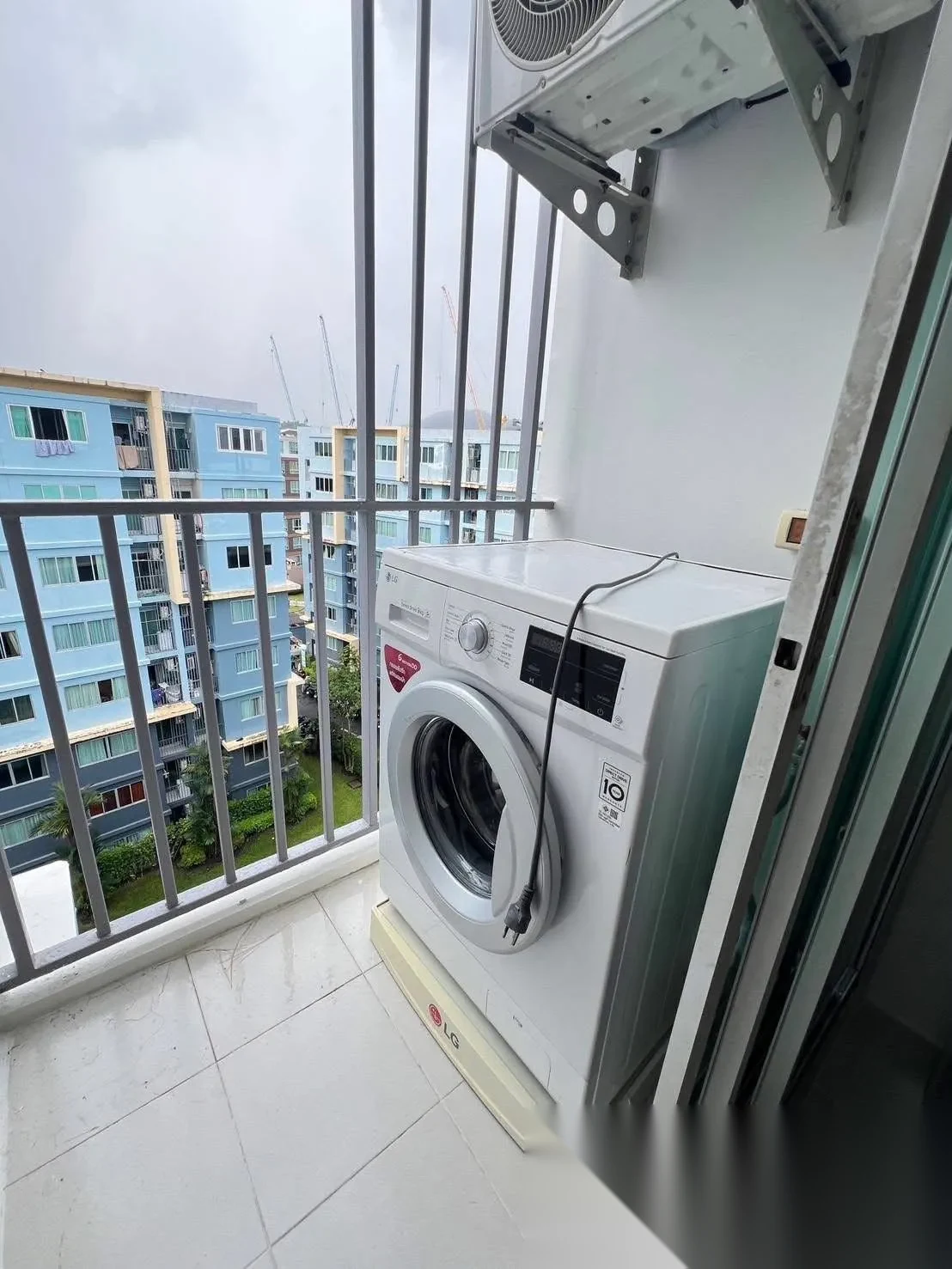 Апартаменты студия в ЖК D Condo Kathu · Кату · Вид на бассейн — фото 8