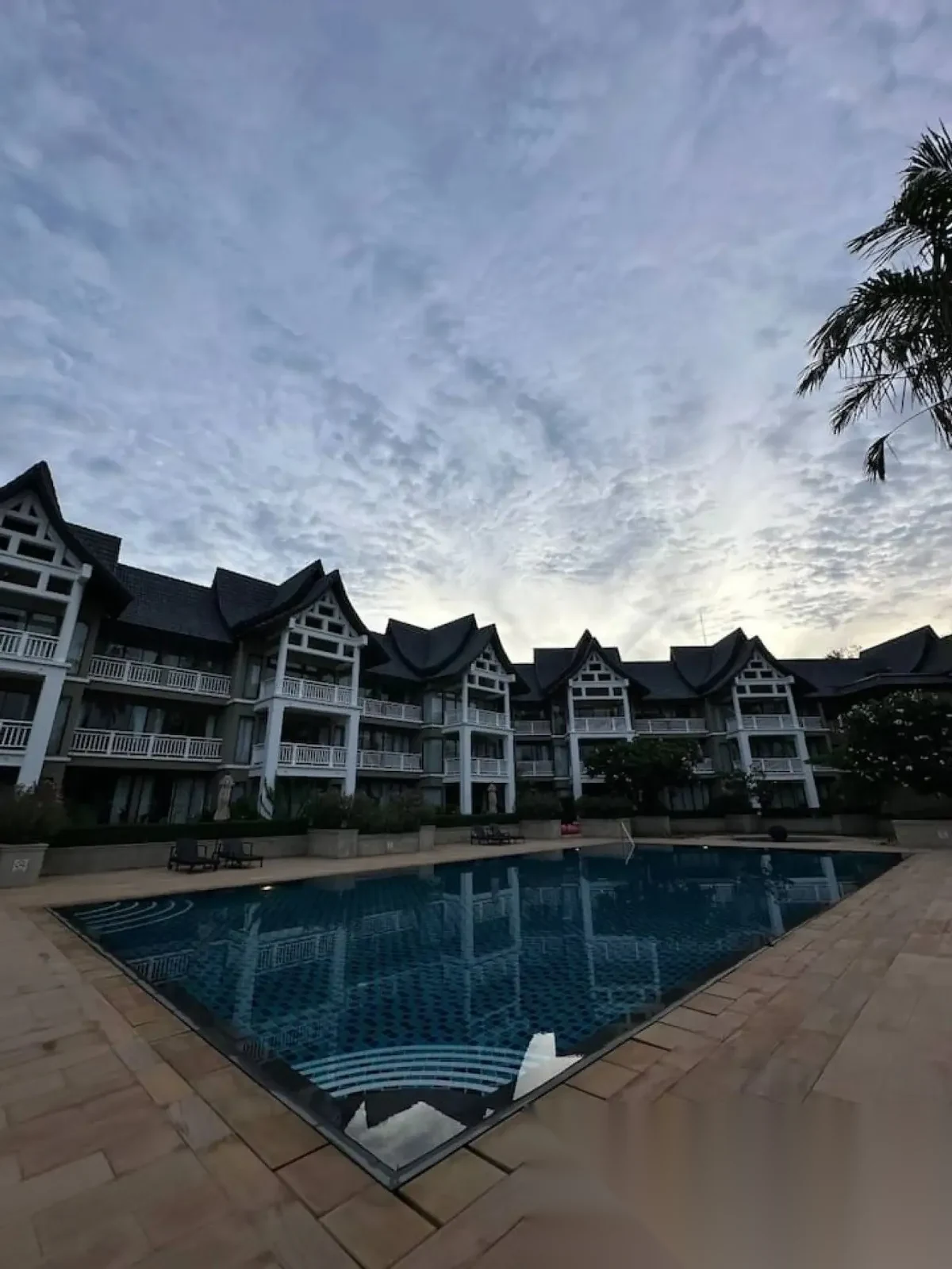 Апартаменты 1BR в ЖК Allamanda Laguna · Чернг Тале / Bang Tao · Вид на бассейн — фото 3