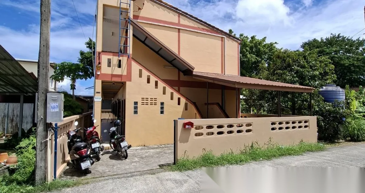 10 Bedroom Townhouse for sale — photo 2