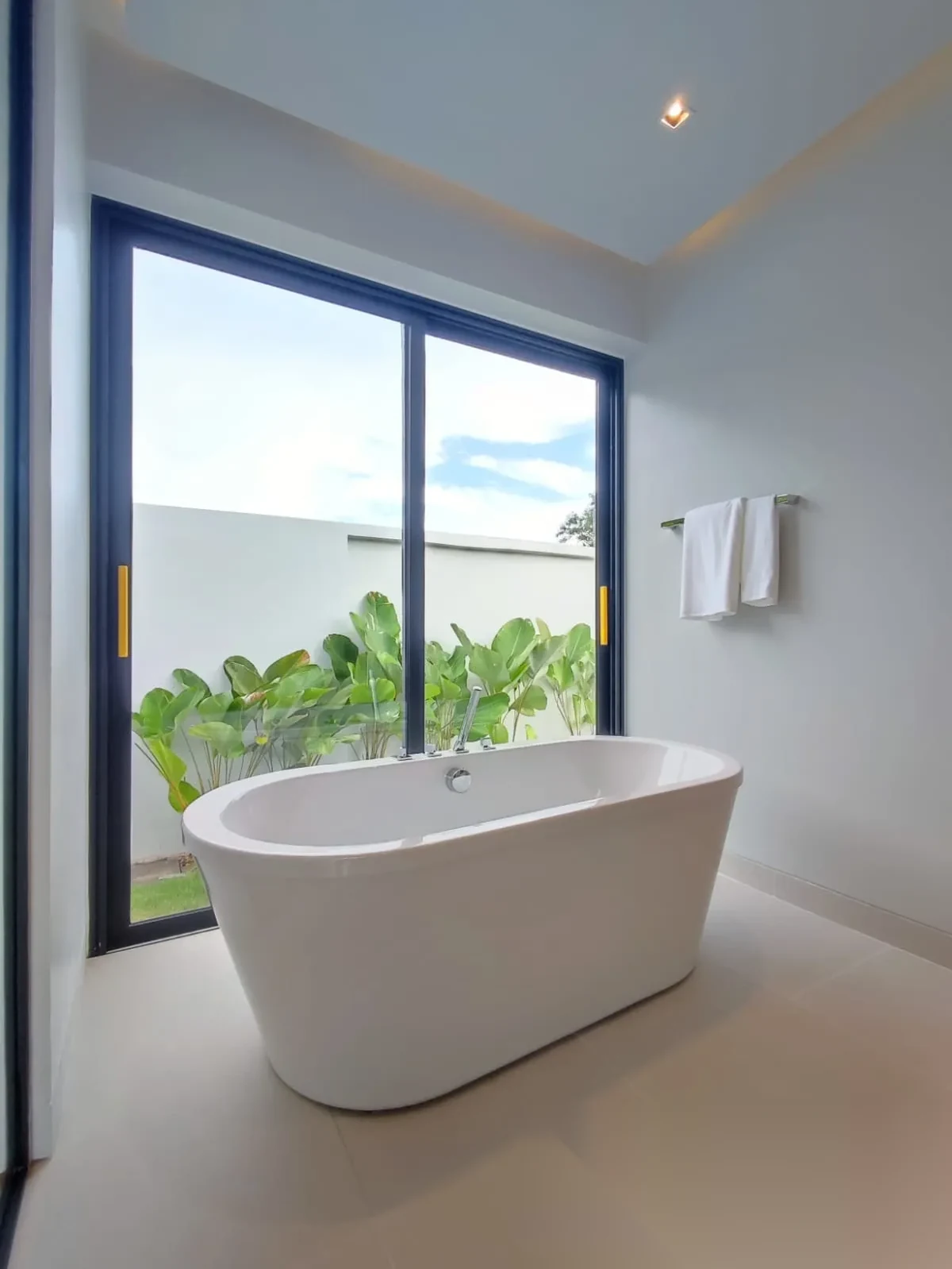 3 Bedroom Villa for sale at Botanica Zen complex · Thep Krasattri · Garden View — photo 9