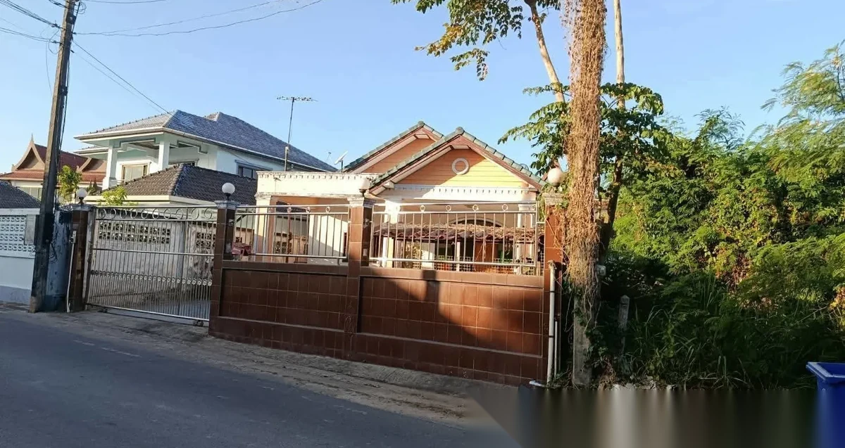 3 Bedroom House for rent · Chalong
