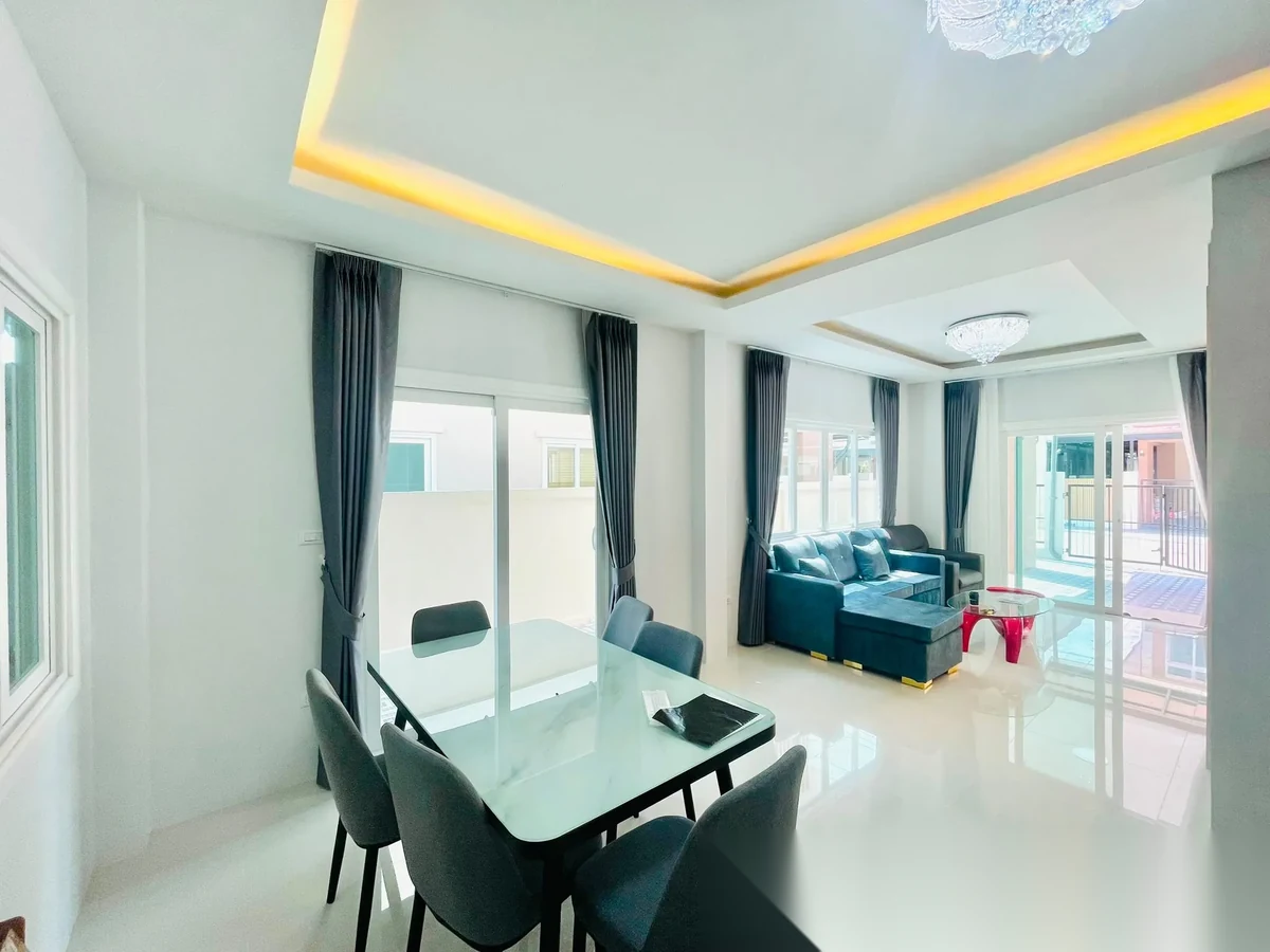 4 Bedroom House for rent at Mana Kathu Lake complex · Kathu — photo 2