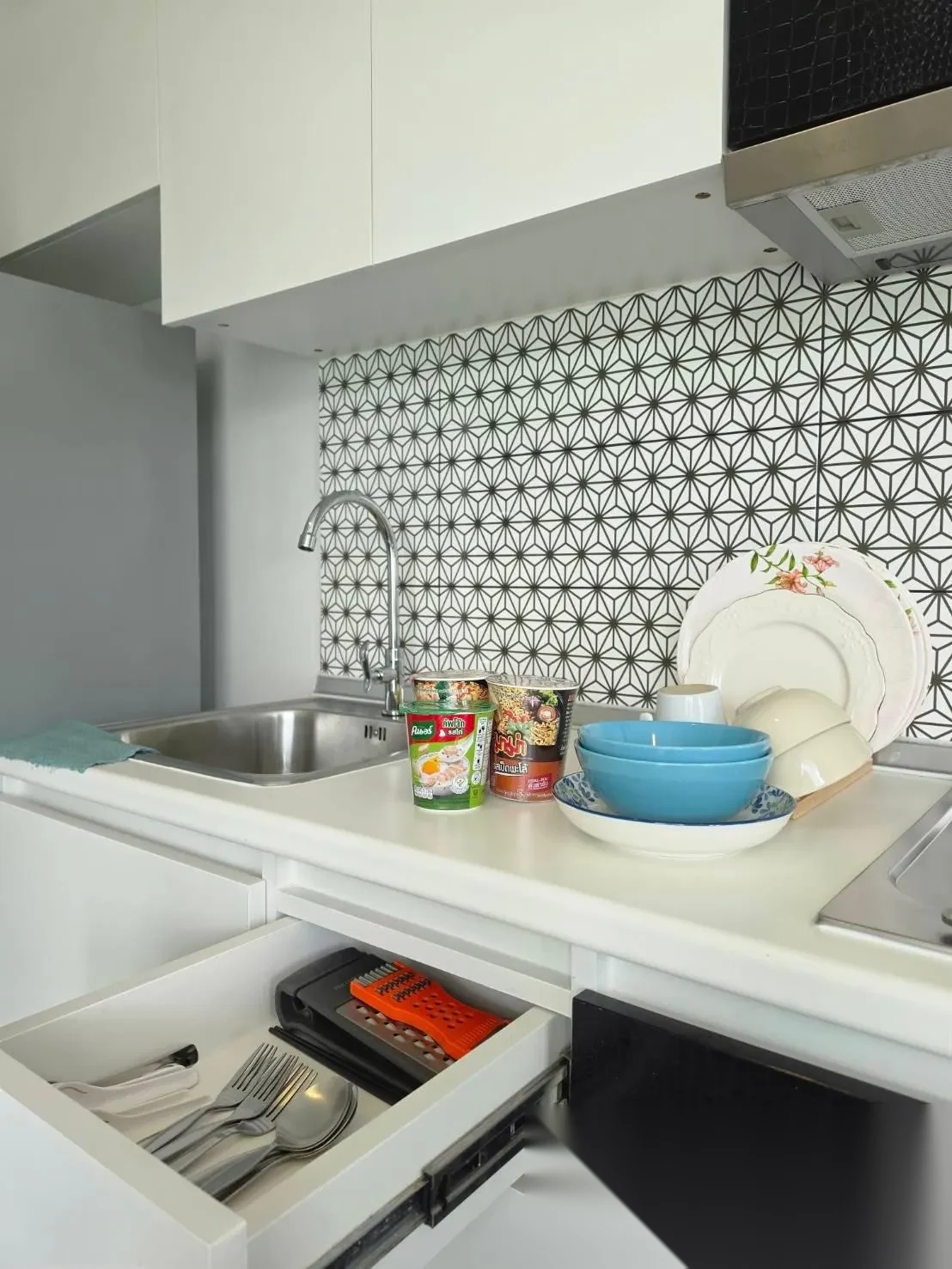 1 Bedroom Apartment for rent at Royal Lee The Terminal Phuket complex · Sakhu · Lake View — photo 3