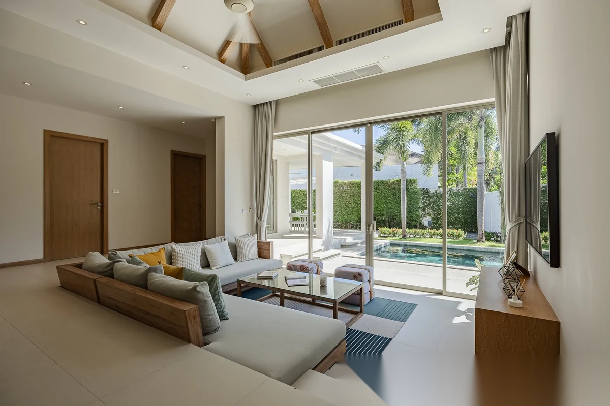 Вилла 3BR в комплексе Trichada Tropical · Чернг Тале / Bang Tao · Вид на бассейн — фото 3