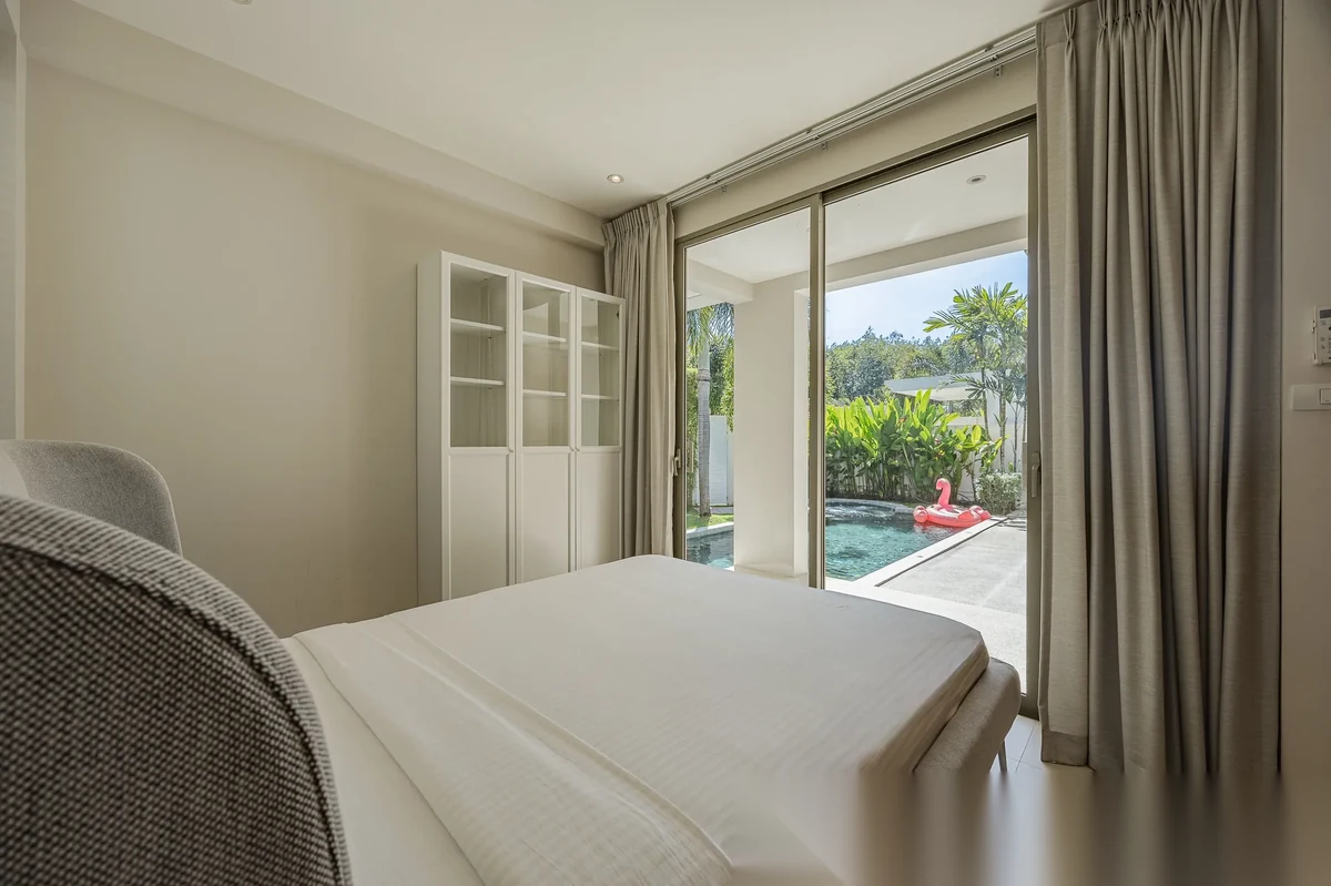 Вилла 3BR в комплексе Trichada Tropical · Чернг Тале / Bang Tao · Вид на бассейн — фото 17