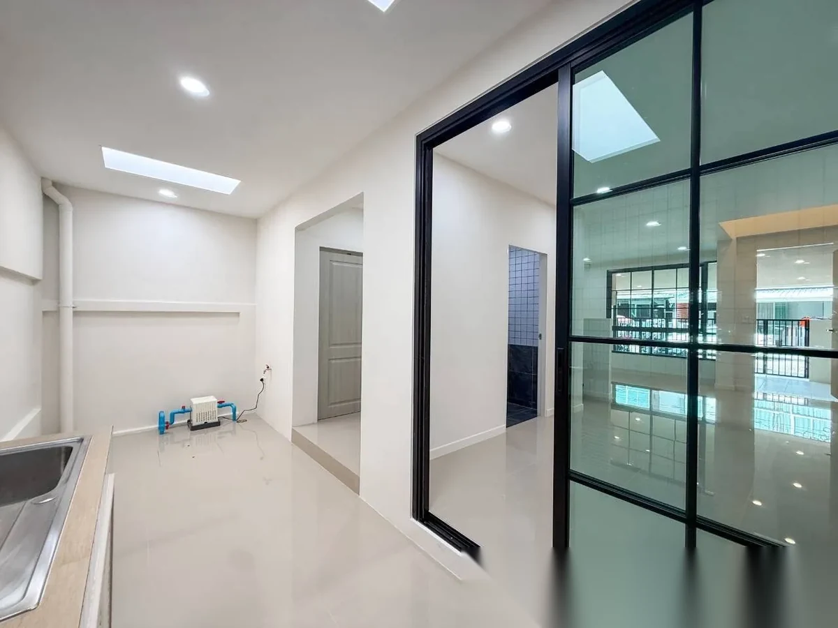 3 Bedroom Townhouse for sale at Chao Fah Garden Home 3 complex · Ko Kaeo — photo 2