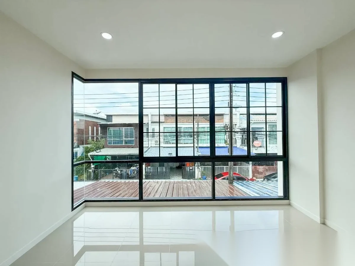 3 Bedroom Townhouse for sale at Chao Fah Garden Home 3 complex · Ko Kaeo — photo 6