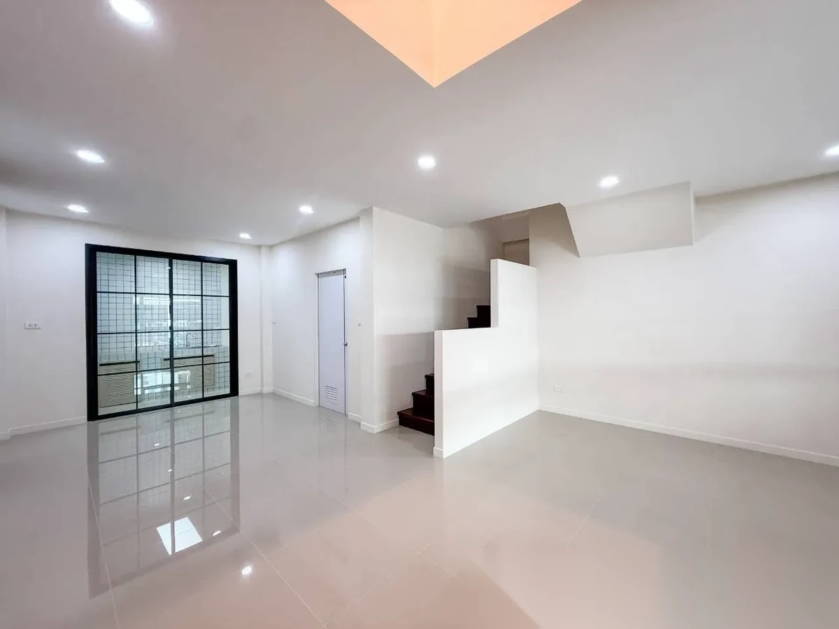 3 Bedroom Townhouse for sale at Chao Fah Garden Home 3 complex · Ko Kaeo — photo 8