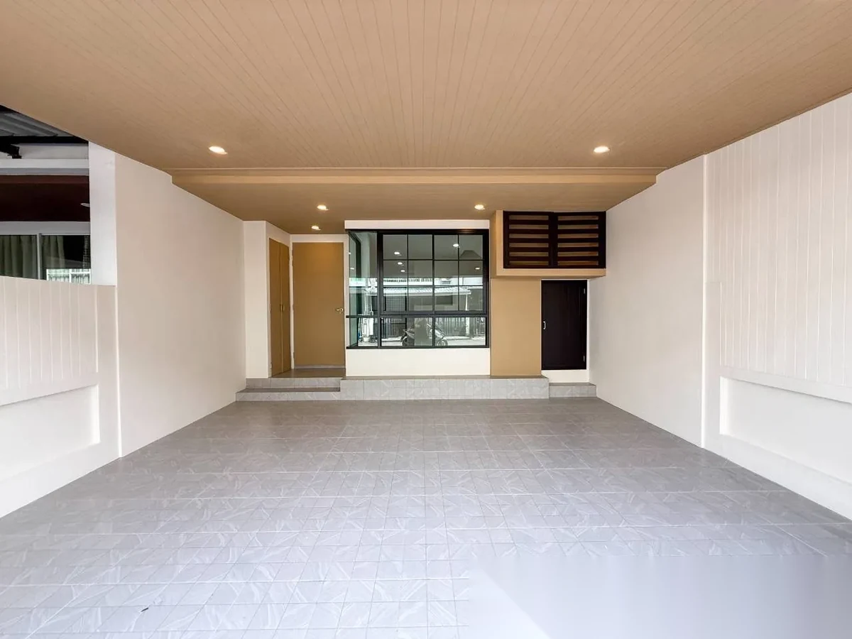 3 Bedroom Townhouse for sale at Chao Fah Garden Home 3 complex · Ko Kaeo — photo 9