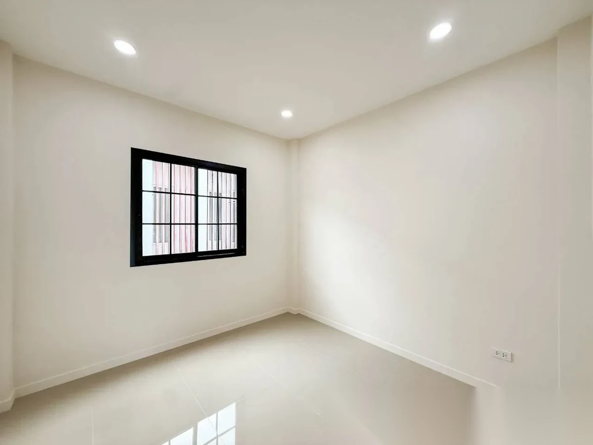 3 Bedroom Townhouse for sale at Chao Fah Garden Home 3 complex · Ko Kaeo — photo 11