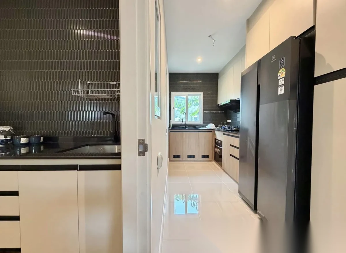 Вилла 4BR в комплексе Anasiri Paklok · Па Клок · Вид в сад — фото 6