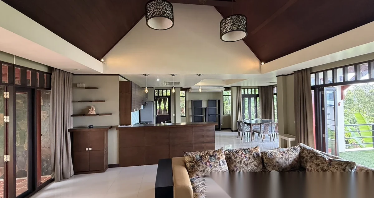 5 Bedroom House for sale · Sea View — превью PDF