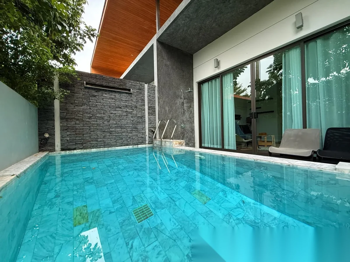 Дом 2BR в комплексе The 8 Pool Villa · Чалонг · Вид на бассейн — фото 2