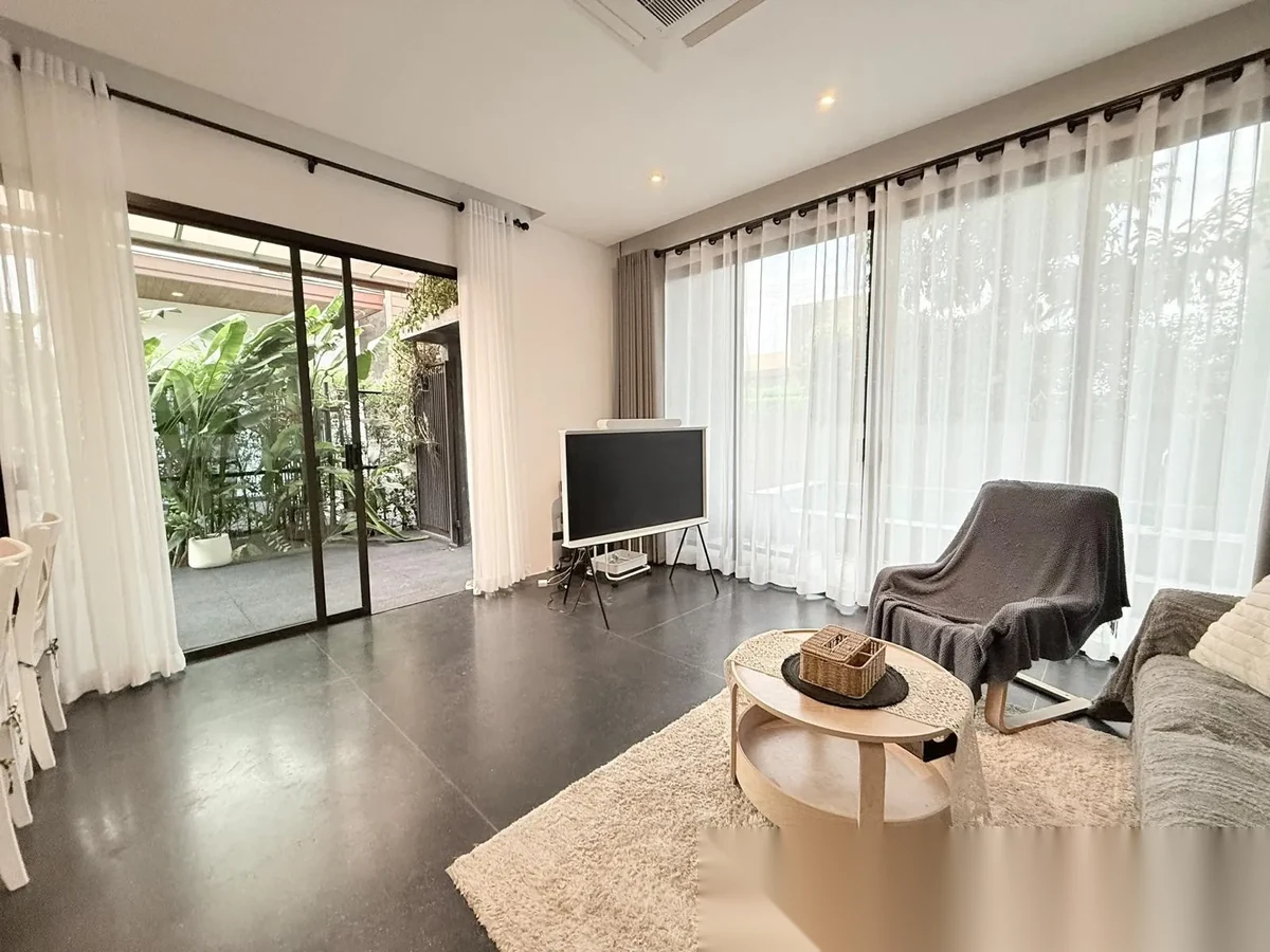 Дом 2BR в комплексе The 8 Pool Villa · Чалонг · Вид на бассейн — фото 8