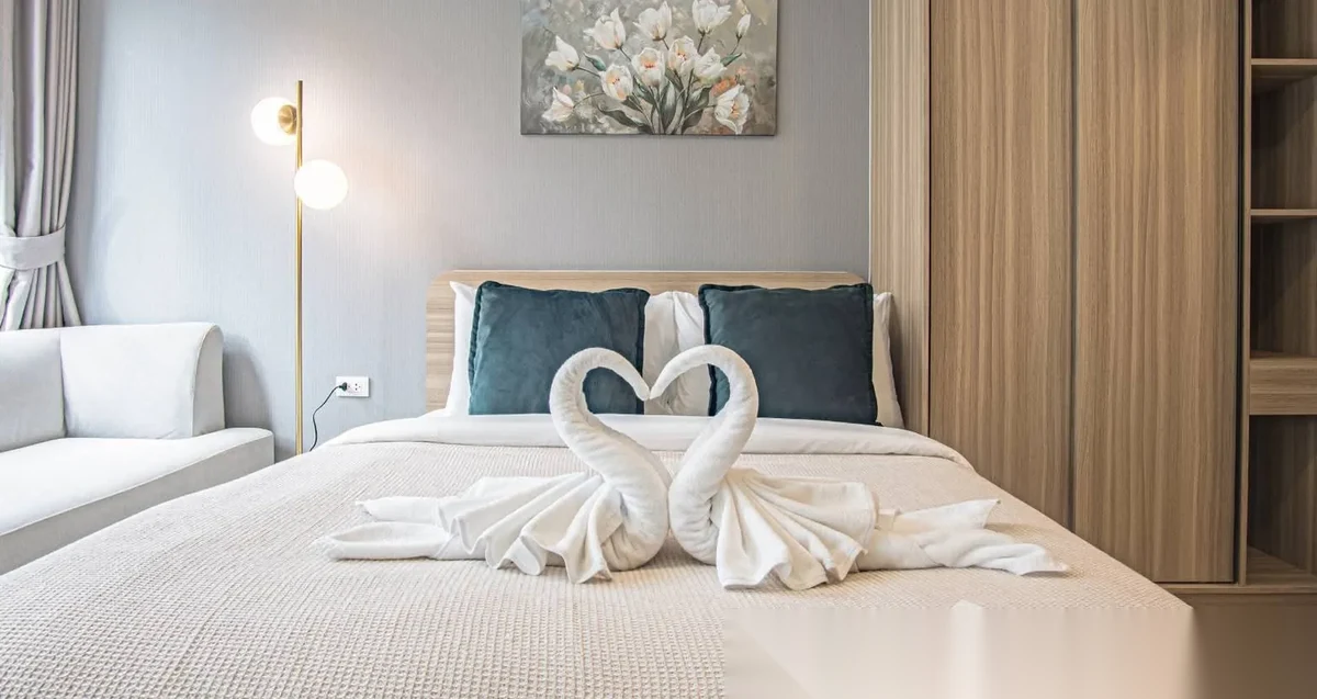 1 Bedroom Apartment for rent at The Base Rise complex · Wichit · Pool Access