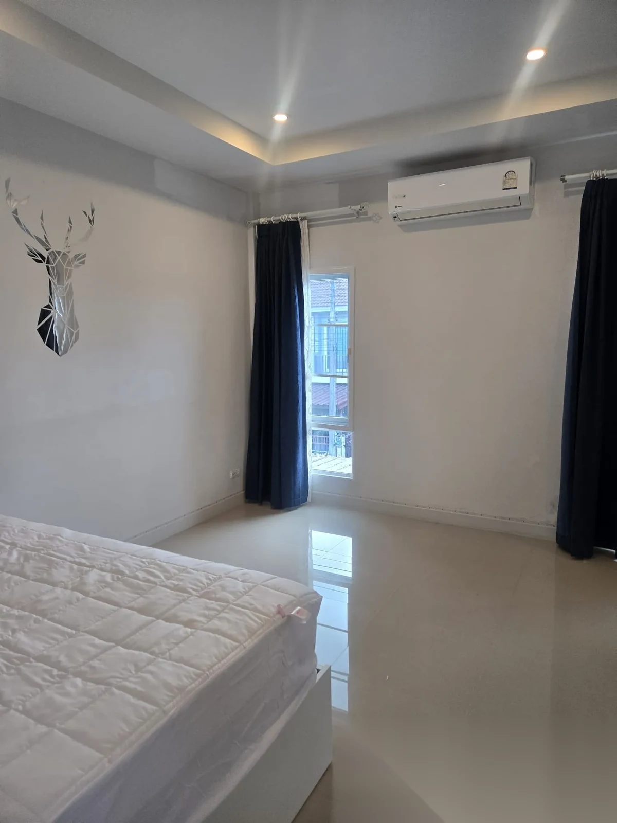 2 Bedroom Townhouse for rent at Supalai Bella Ko Kaeo Phuket complex · Ko Kaeo · Lake View — photo 8