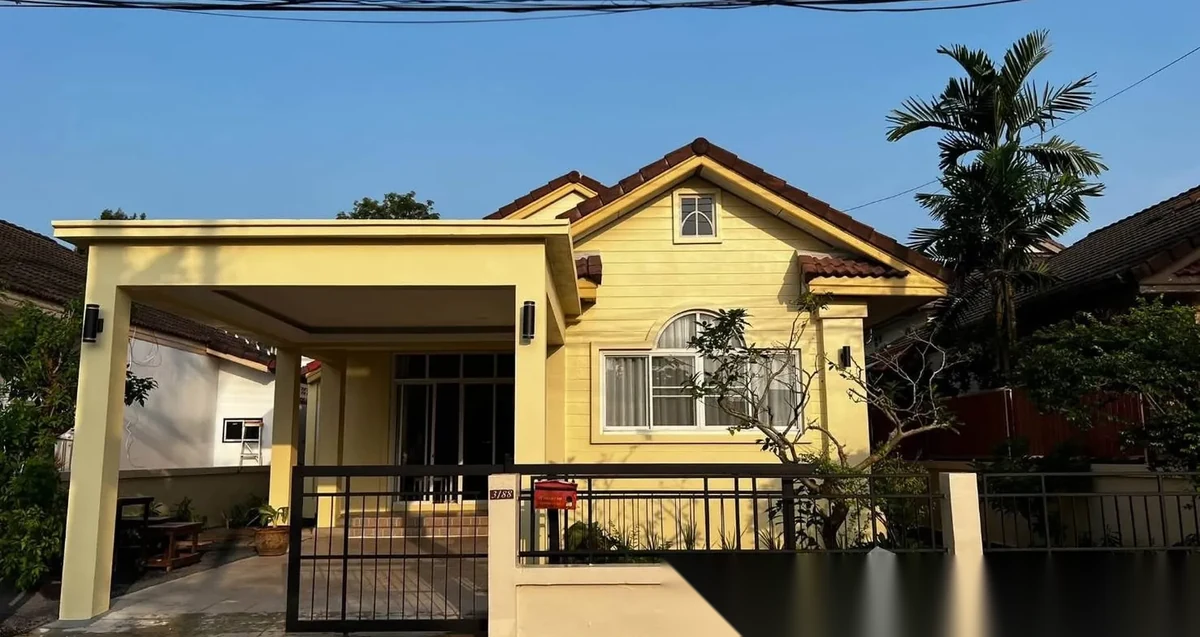 2 Bedroom House for rent at 2 Bedroom Pet-Friendly Detached House with Private Garden fo complex · Si Sunthon · Garden View