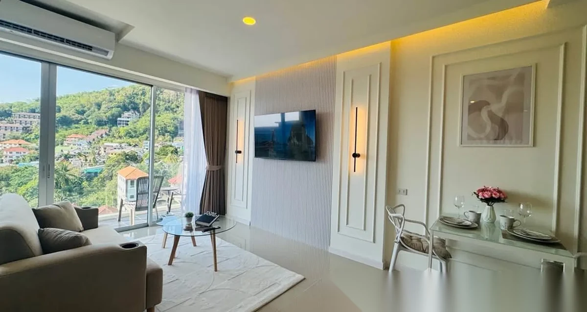1 Bedroom Apartment for sale at Chic Condo complex · Karon · Partial Sea View