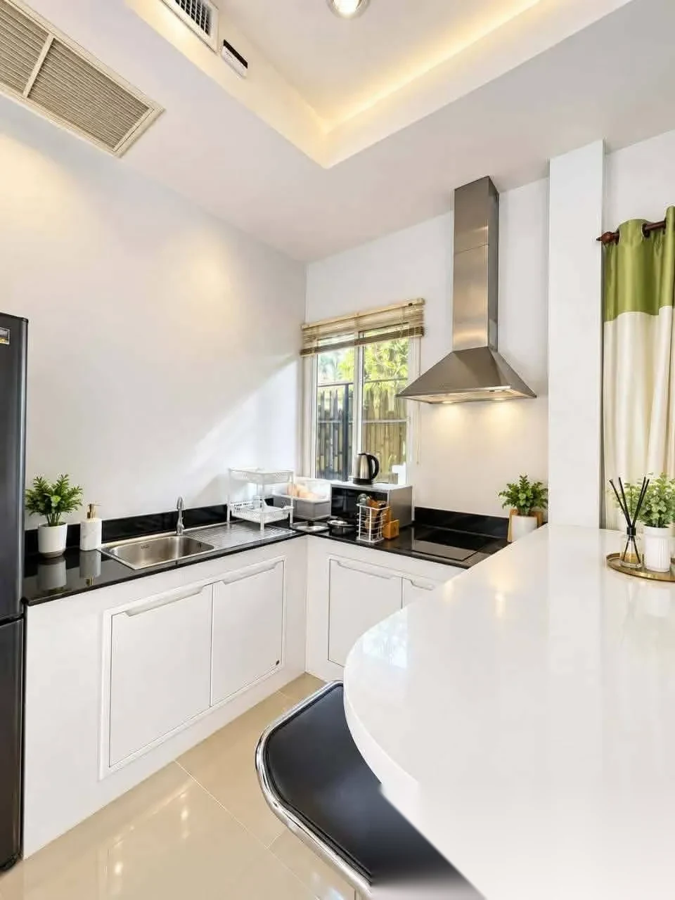 1 Bedroom Villa for rent at BangTao Beach Villas complex · Choeng Thale · Lake View — photo 8