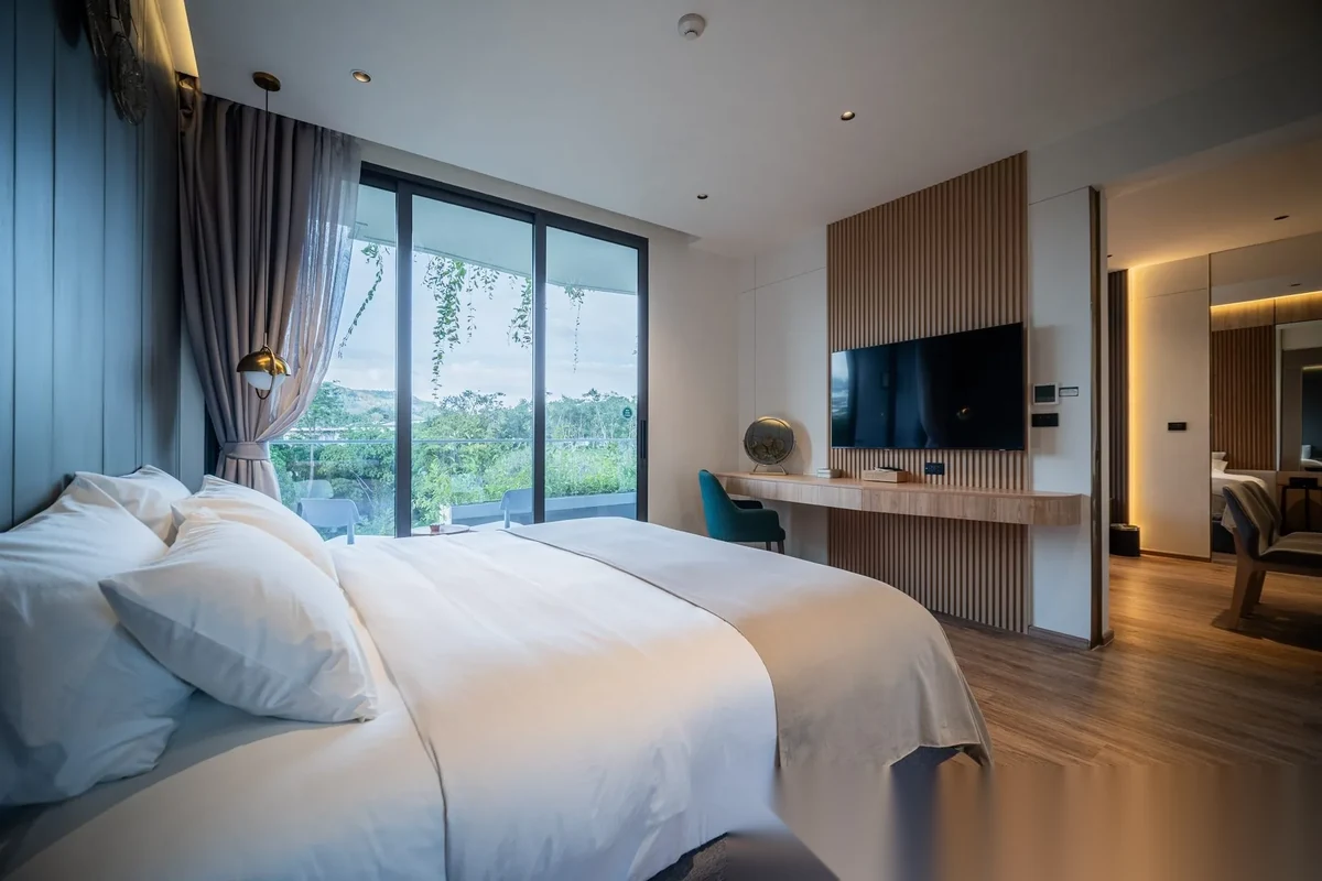 2 Bedroom Apartment for sale at Layan Green Park Phase 2 complex · Choeng Thale · Garden View — photo 8