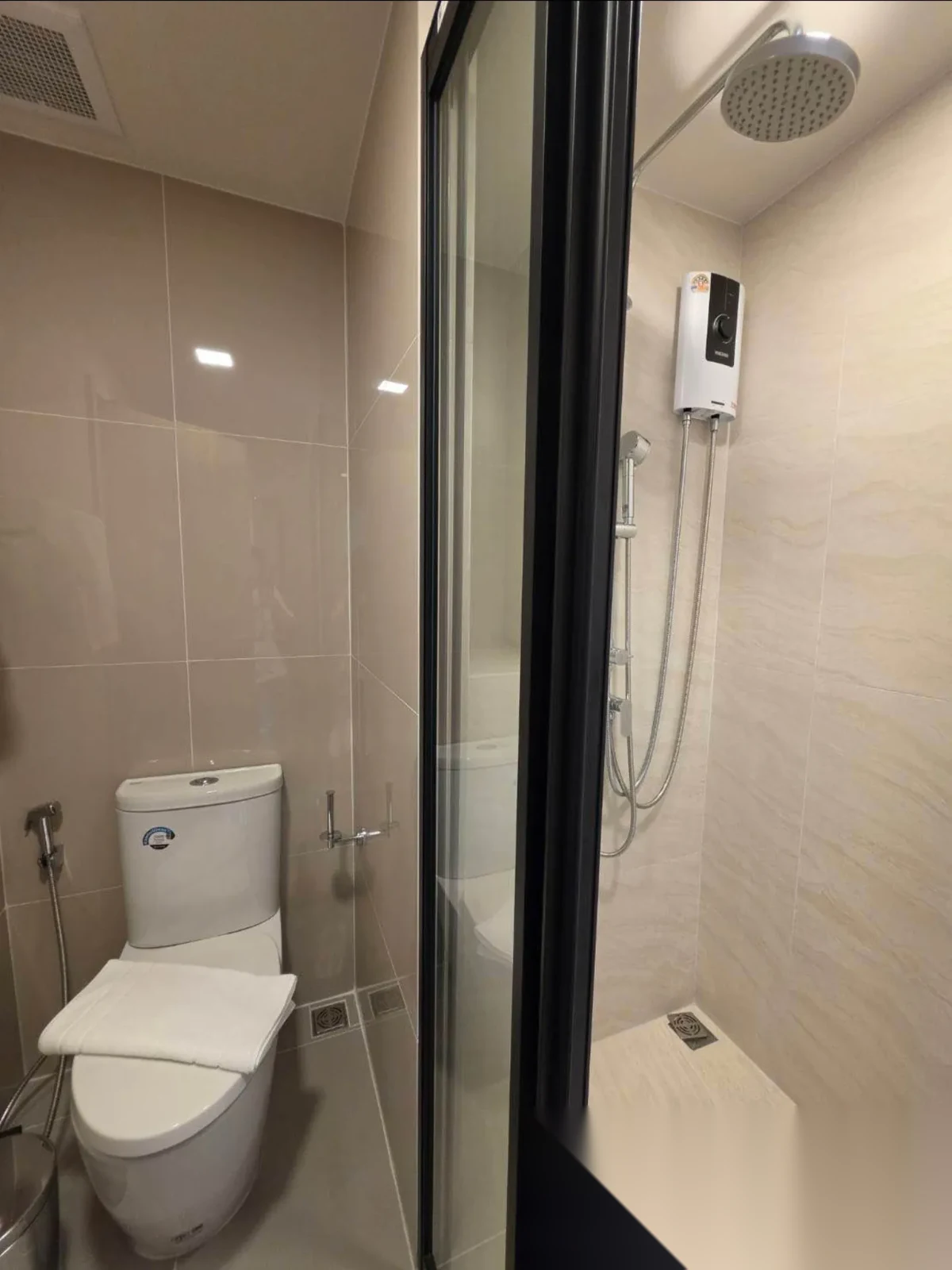 1 Bedroom Apartment for rent at The Base Rise complex · Wichit — photo 3