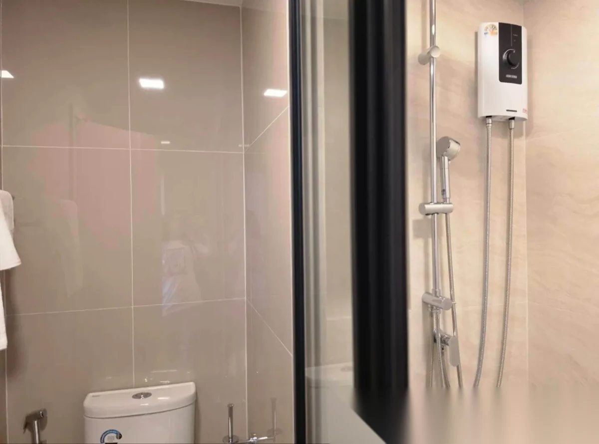 1 Bedroom Apartment for rent at The Base Rise complex · Wichit — photo 5