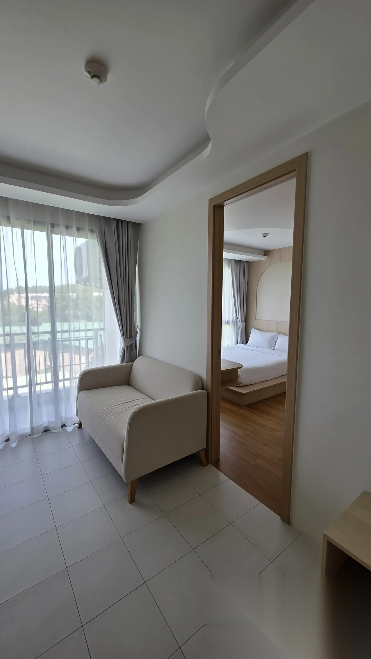 Апартаменты 1BR в ЖК Fantasea Condo Kamala · Камала · Частичный вид на море — фото 2