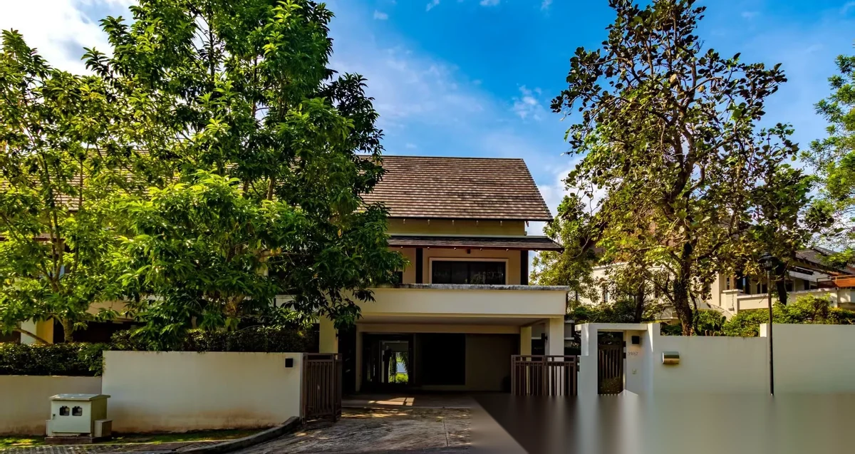 5 Bedroom Villa for sale at Loch Palm Golf Club complex · Kathu · Lake View — photo 2