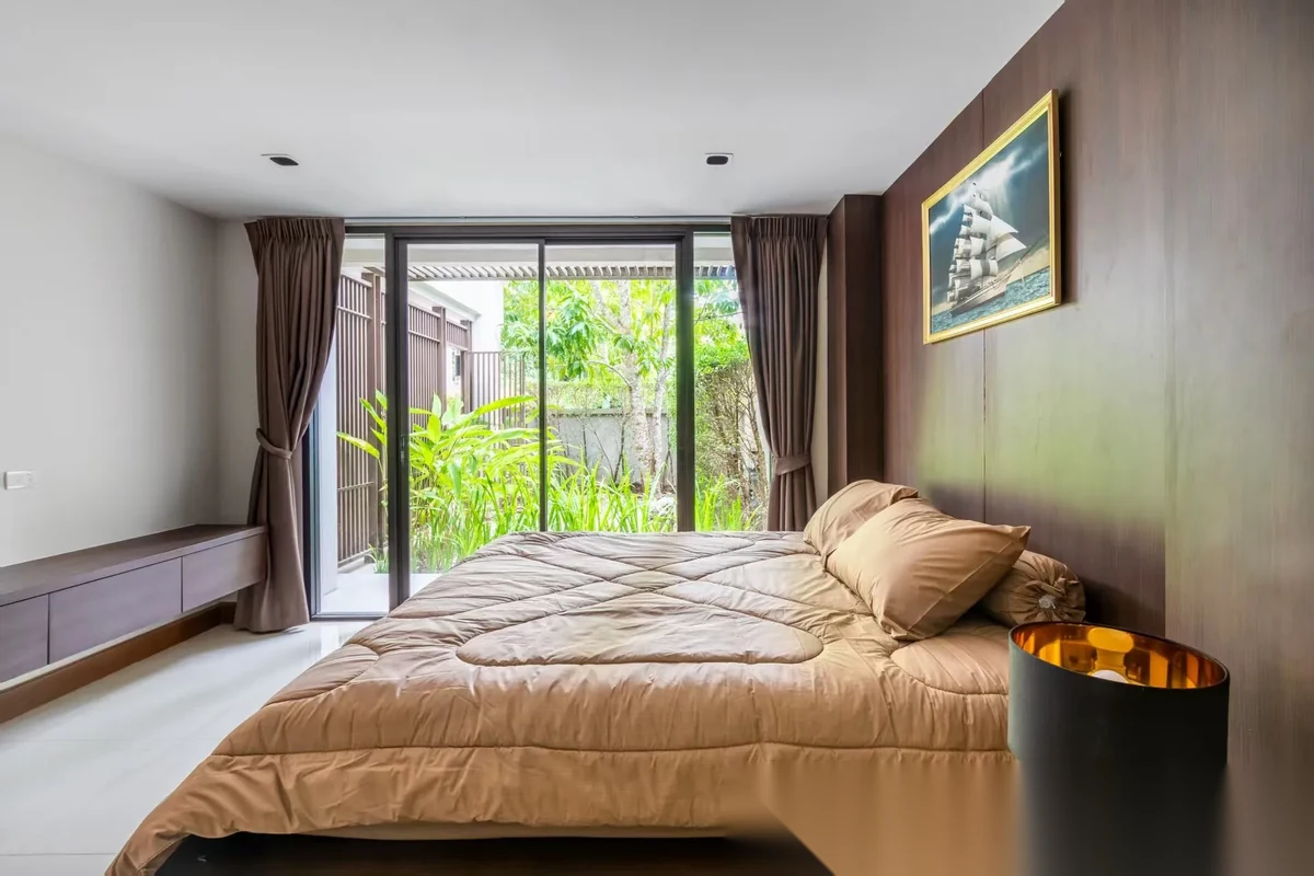 5 Bedroom Villa for sale at Loch Palm Golf Club complex · Kathu · Lake View — photo 13