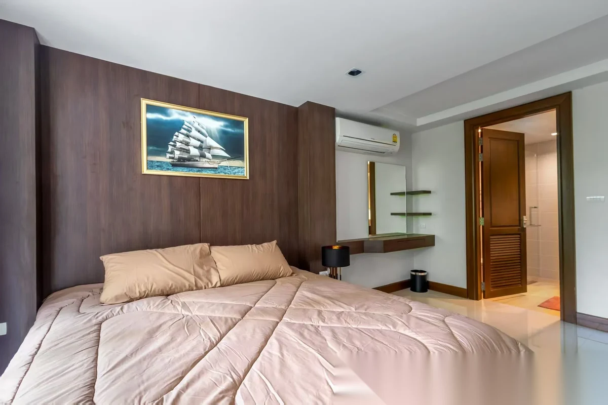 5 Bedroom Villa for sale at Loch Palm Golf Club complex · Kathu · Lake View — photo 14
