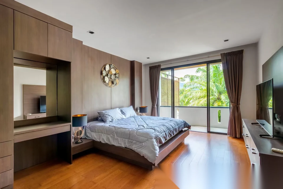 5 Bedroom Villa for sale at Loch Palm Golf Club complex · Kathu · Lake View — photo 15
