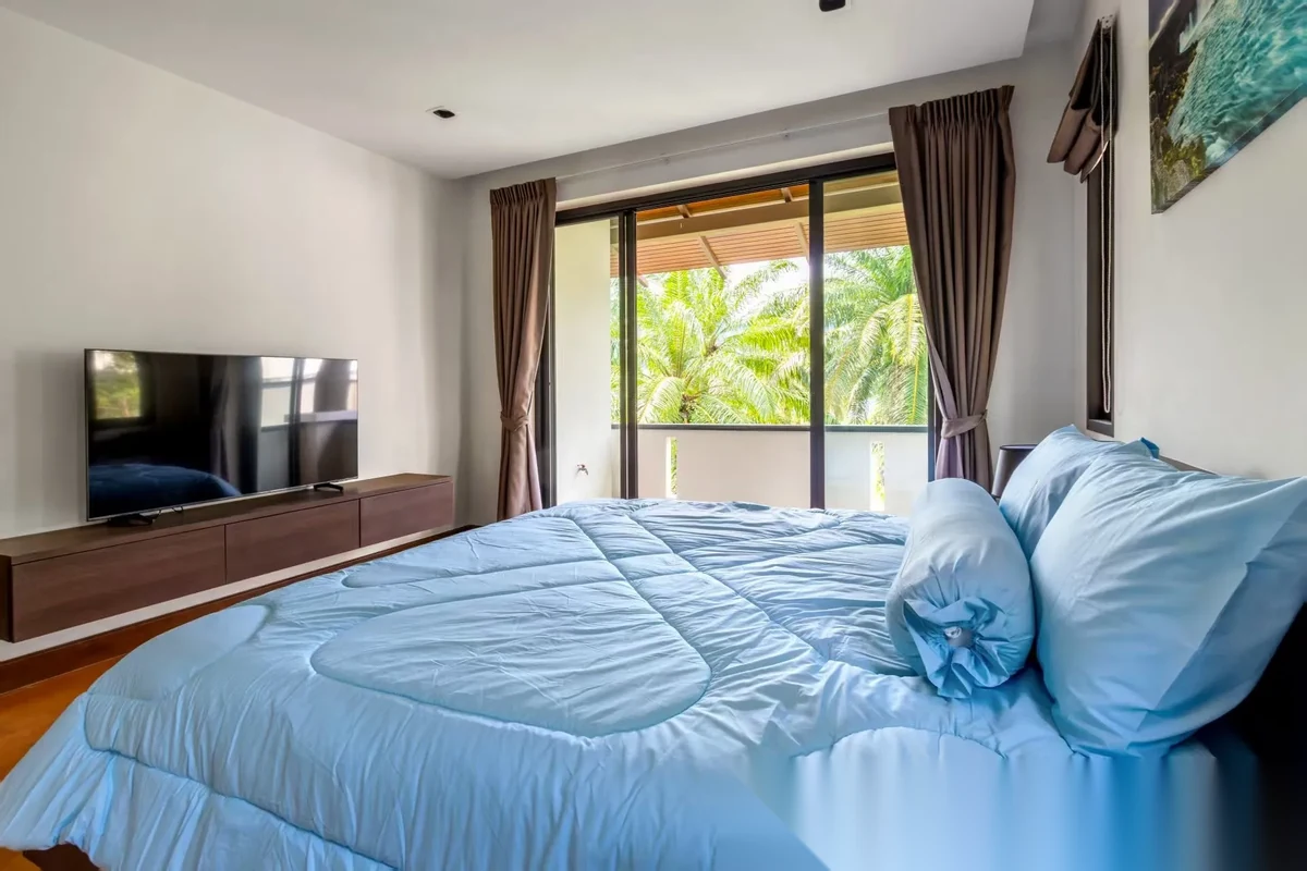 5 Bedroom Villa for sale at Loch Palm Golf Club complex · Kathu · Lake View — photo 28