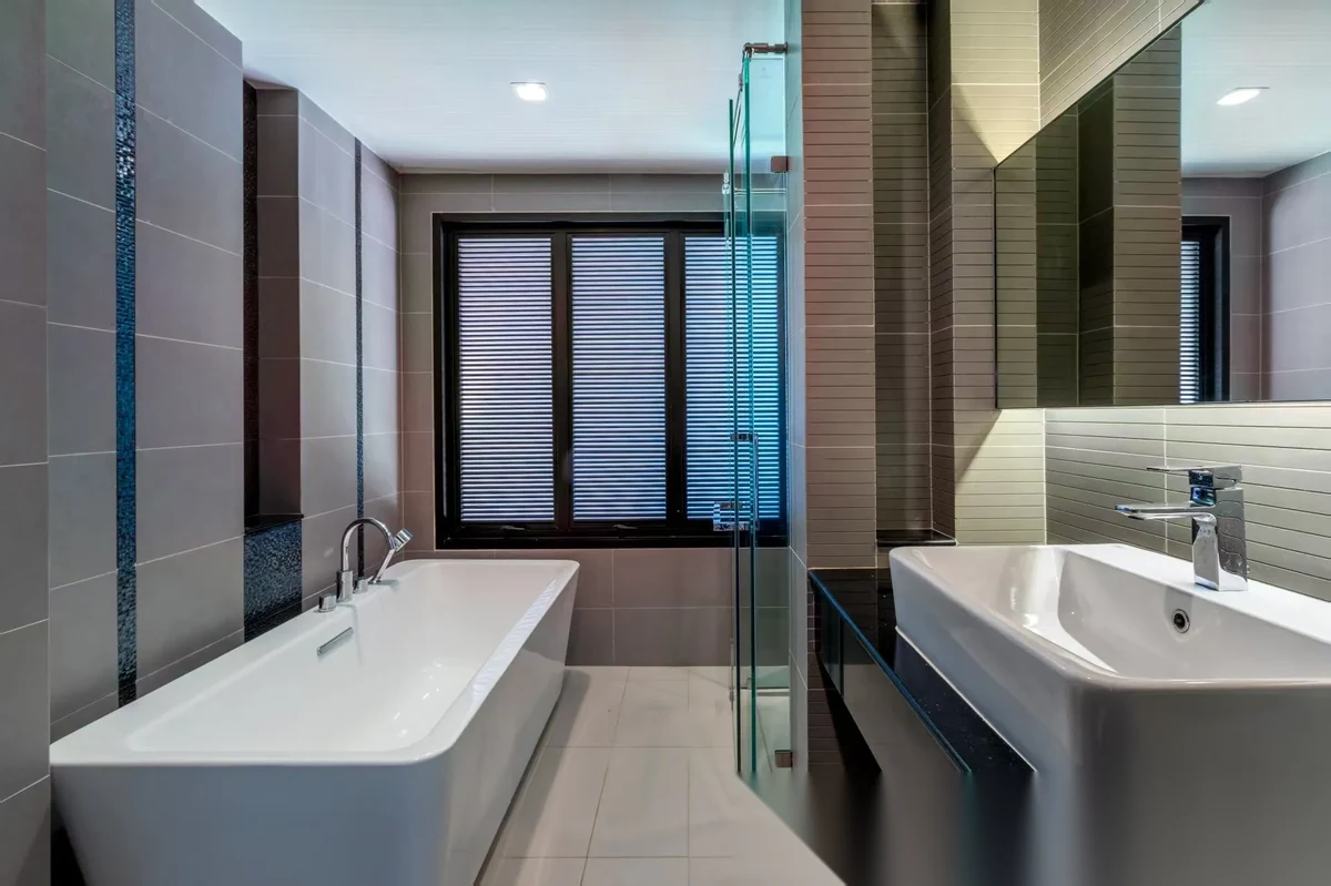 5 Bedroom Villa for sale at Loch Palm Golf Club complex · Kathu · Lake View — photo 31