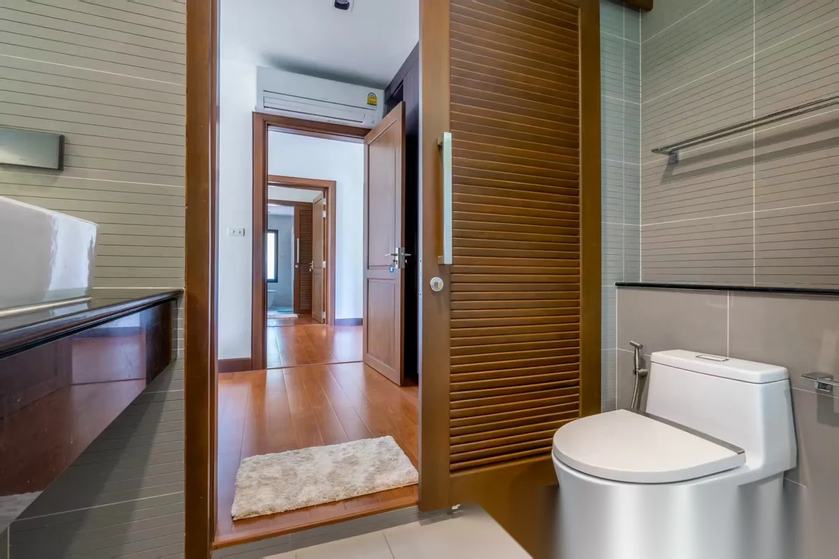 5 Bedroom Villa for sale at Loch Palm Golf Club complex · Kathu · Lake View — photo 34