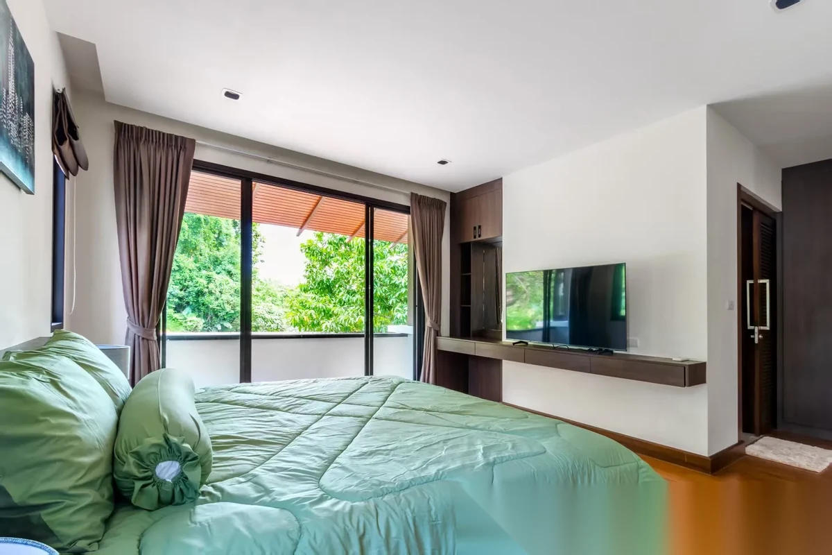 5 Bedroom Villa for sale at Loch Palm Golf Club complex · Kathu · Lake View — photo 36