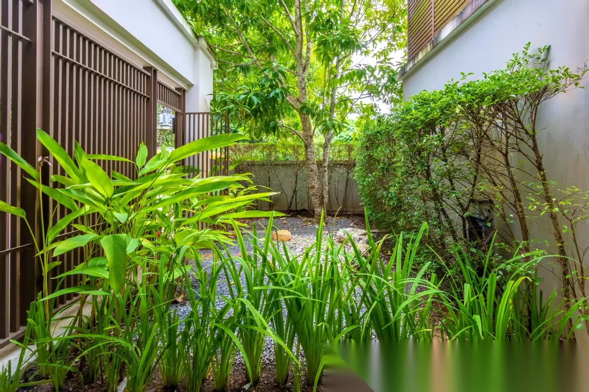 5 Bedroom Villa for sale at Loch Palm Golf Club complex · Kathu · Lake View — photo 48