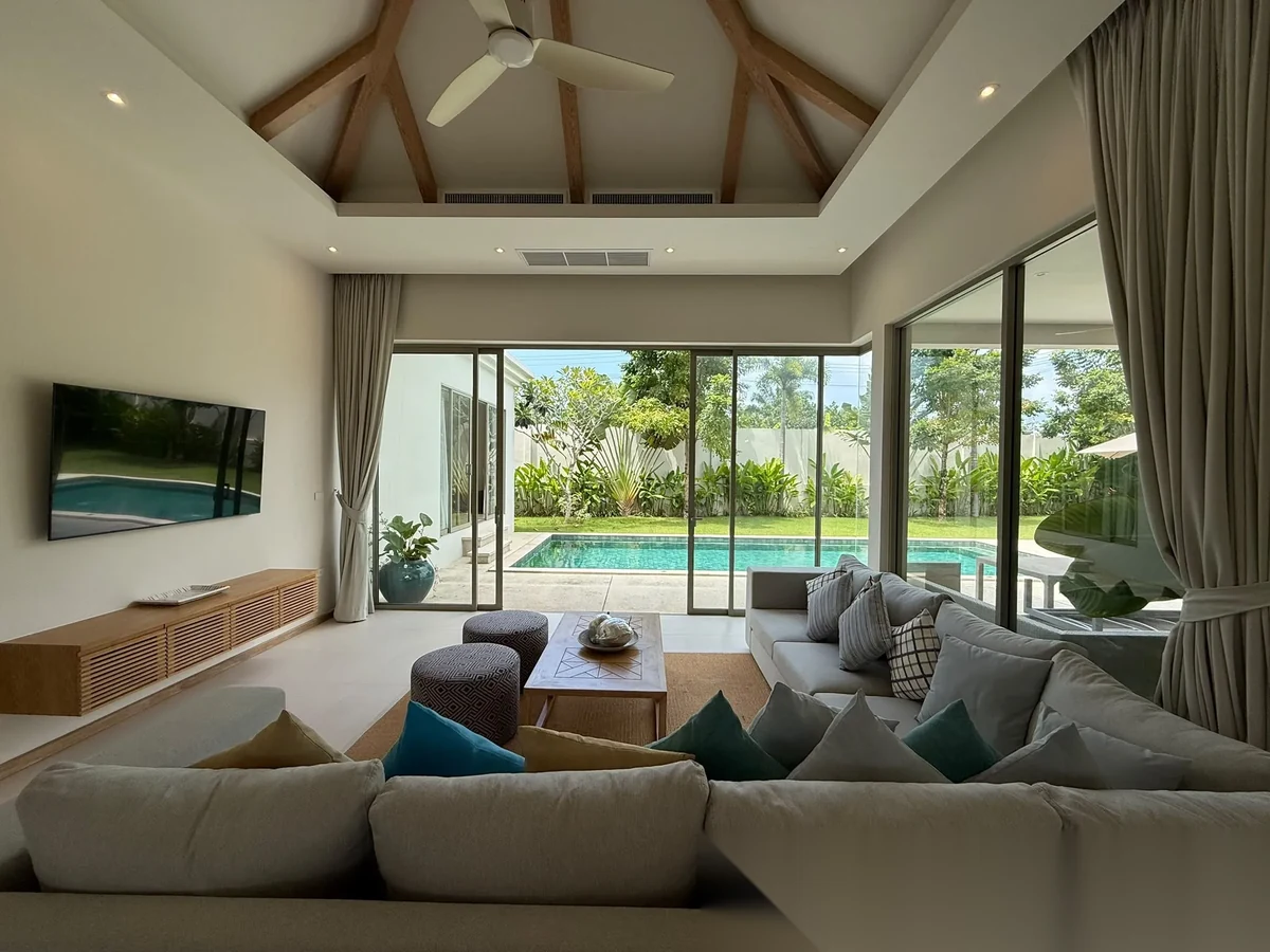 4 Bedroom Villa for rent at Trichada Azure complex · Si Sunthon — photo 3