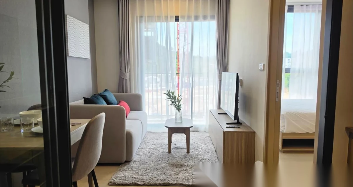 1 Bedroom Apartment for rent at The Base Rise complex · Wichit