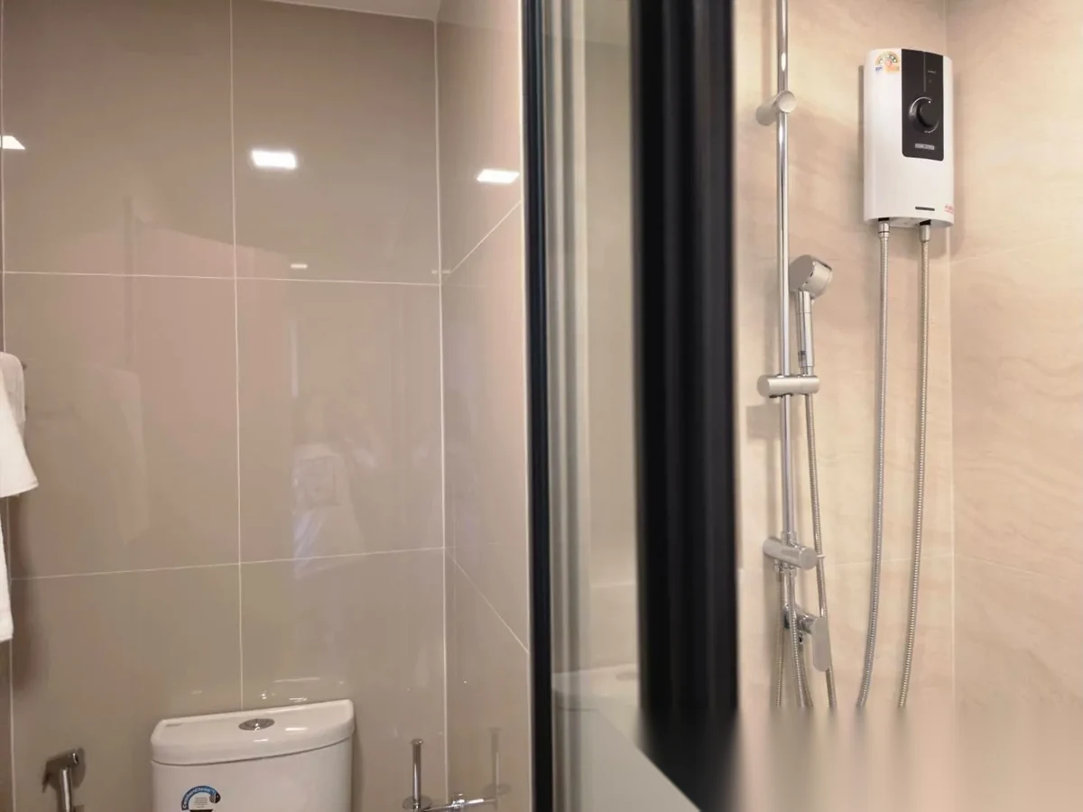 1 Bedroom Apartment for rent at The Base Rise complex · Wichit — photo 5