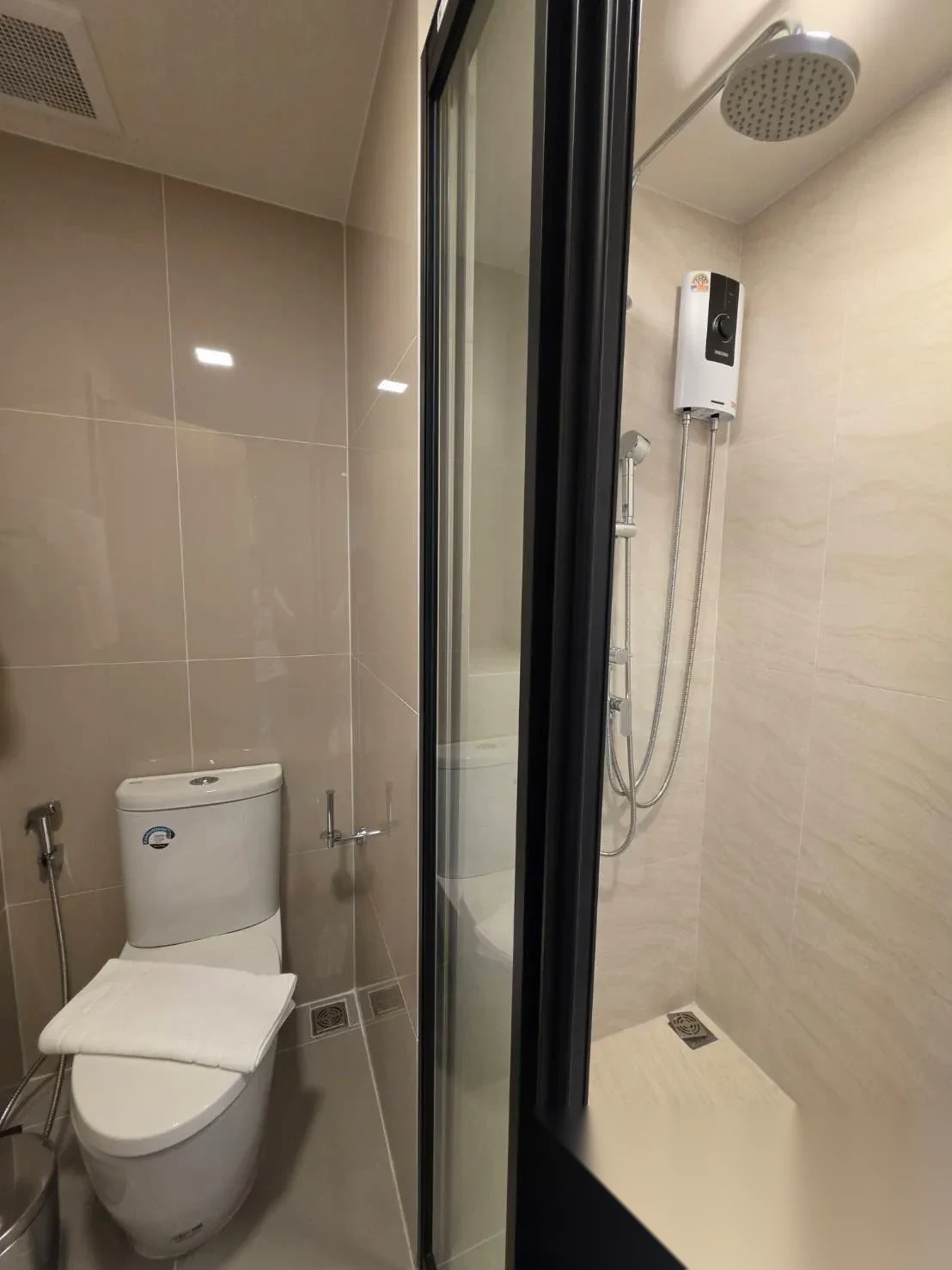 1 Bedroom Apartment for rent at The Base Rise complex · Wichit — photo 10